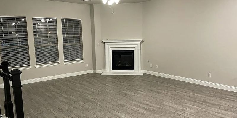 Euless House: 207 Suma Dr