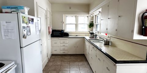 Brick House 3 Kitchen.jpg