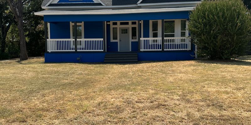 Blooming Grove House: 605 S Fordyce St