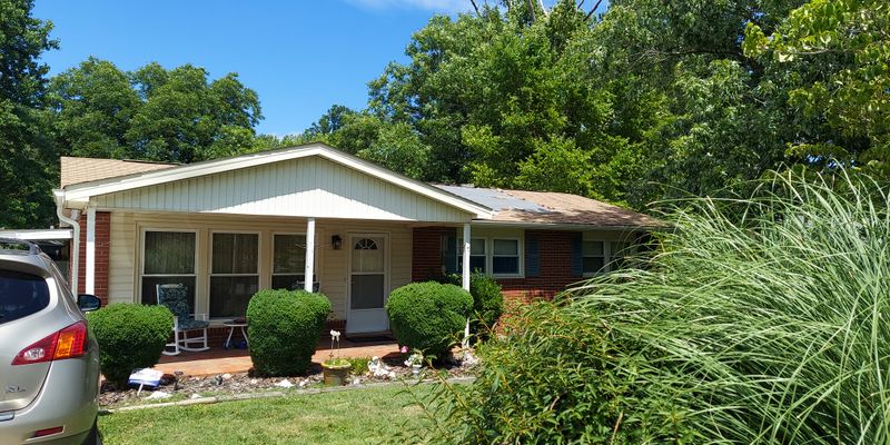 Greensboro House: 3207 Harte Pl