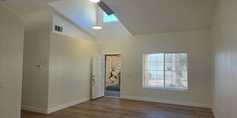 Lake Elsinore House: 804 Napa Ct.