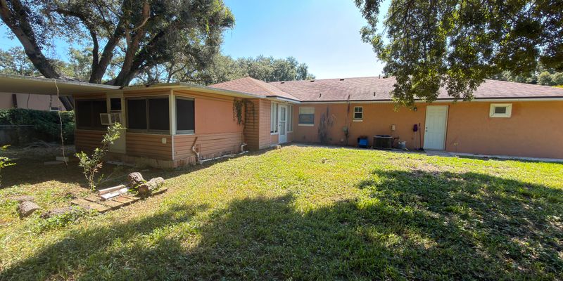 Auburndale House: 1302 Ariana Woods Cir