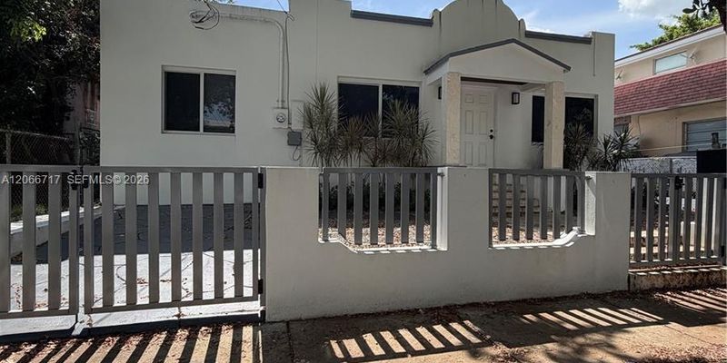 Miami House: 328 SW 15th Ave #328