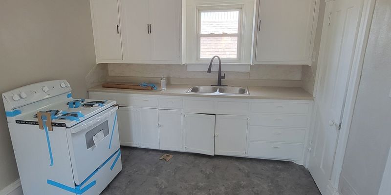 Clinton Apartment: 516 2nd Ave S