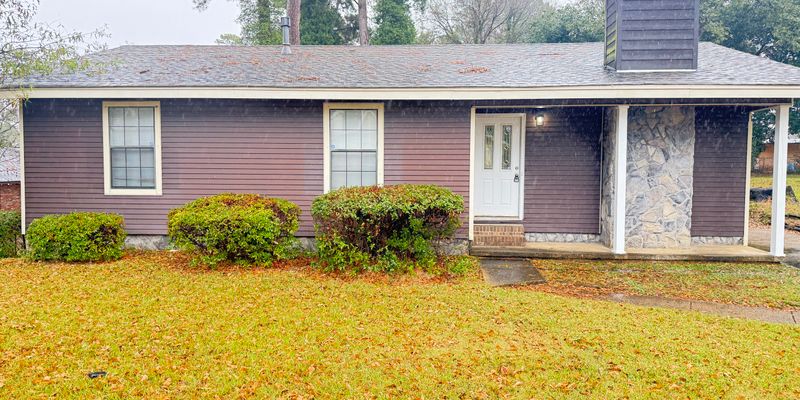 Montgomery House: 576 Shady Grove Drive