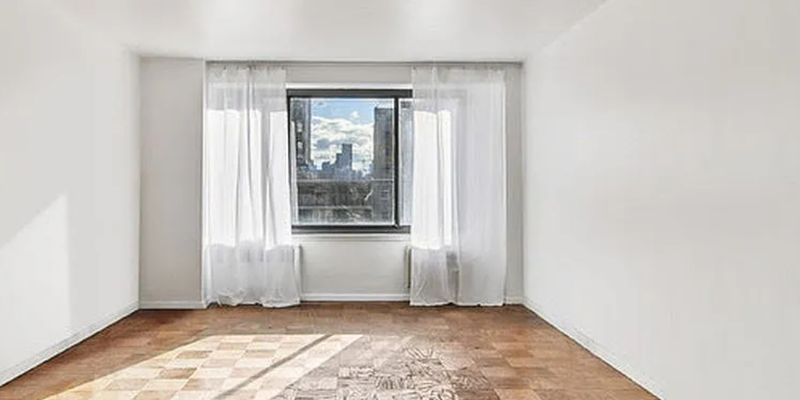 New York House: 382 Central Prk W