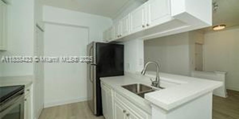 Sunny Isles Beach House: 17125 N Bay Rd # 3101