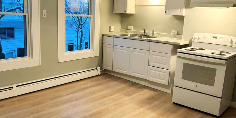 Biddeford Apartment: 170 Cleaves St