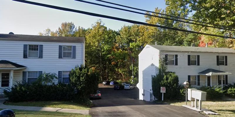 Columbia Apartment: 100 E Stewart Rd