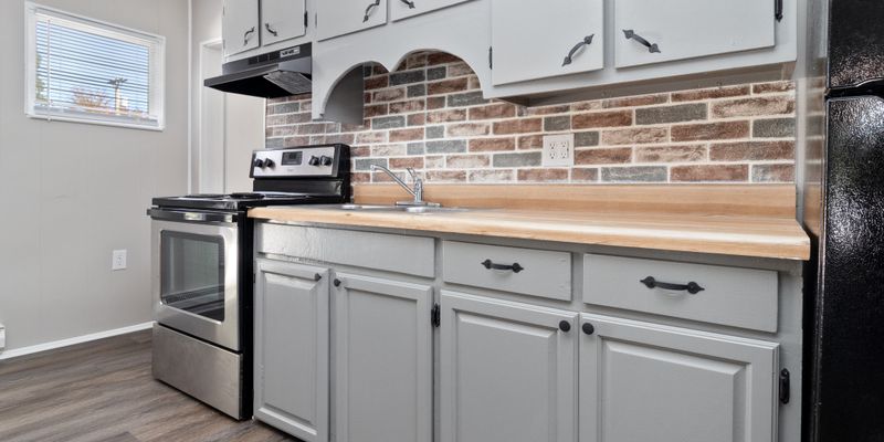 Bellefontaine Apartment: 300 N Park St