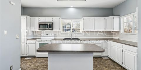 9411 E Carson St-3-2.jpeg