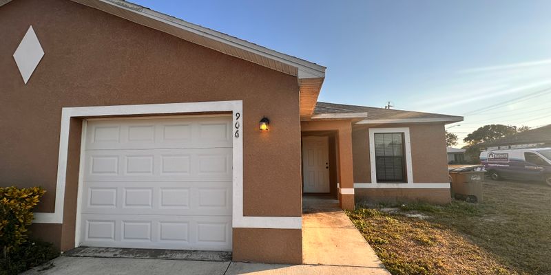 Cape Coral House: 906 SE 12th Terrace