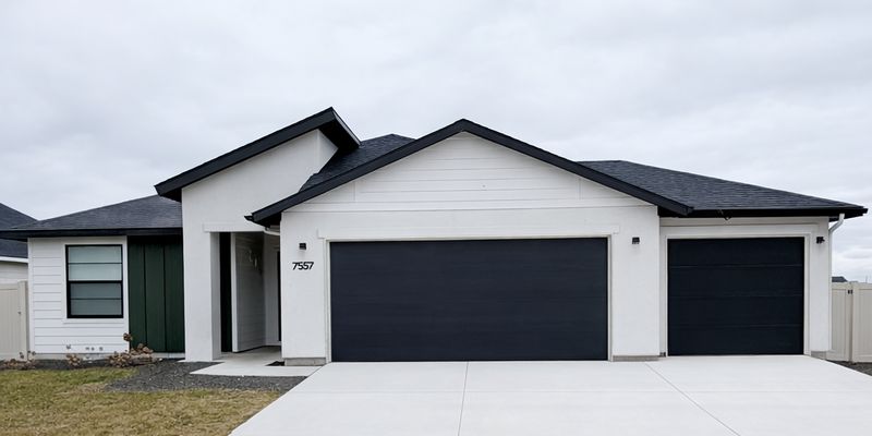 Nampa House: 7557 E Flyway St