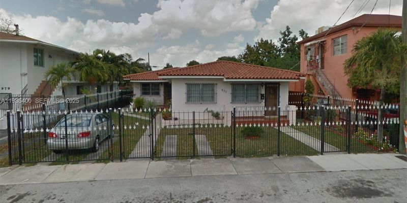 Miami Apartment: 977 SW 10th St