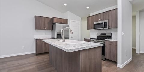 08-Kitchen.jpg