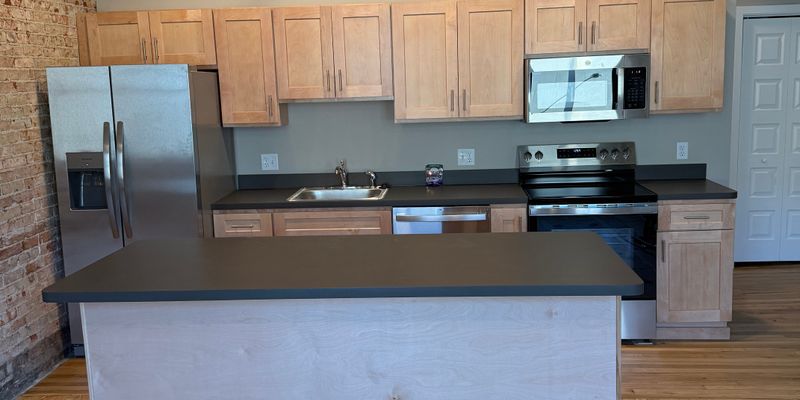 Hamilton Apartment: 20 S 3rd St