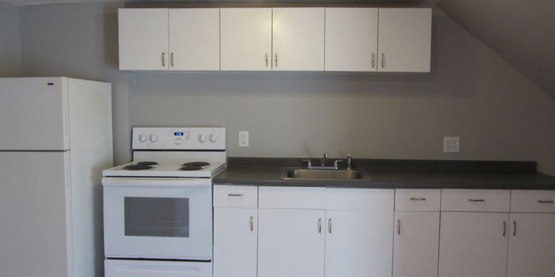 Biddeford Apartment: 15 St Marys St