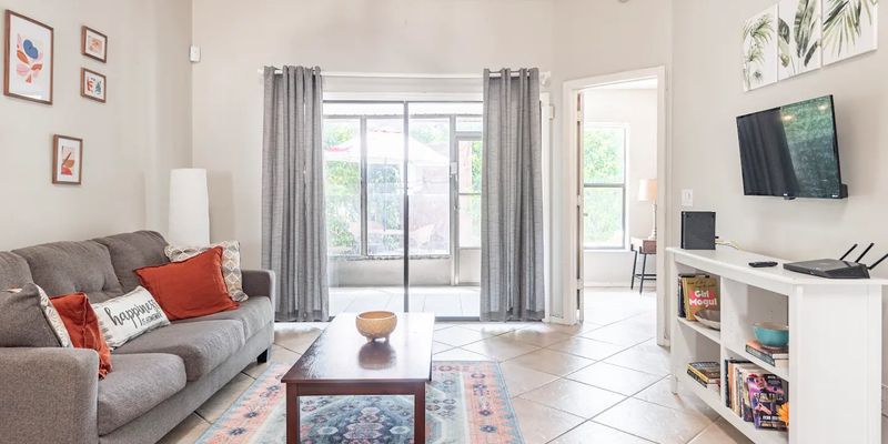 Kissimmee House: 134 Lakepointe Cir