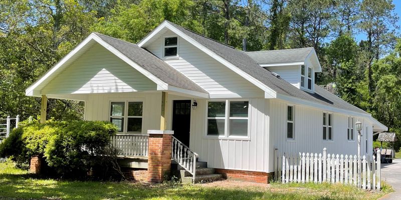 Wilmington House: 5330 Masonboro Loop Road