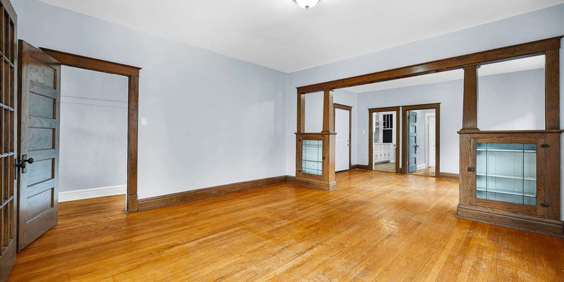 Galesburg Apartment: 43 W North St