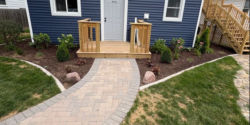 Beloit Apartment: 915 Merrill St