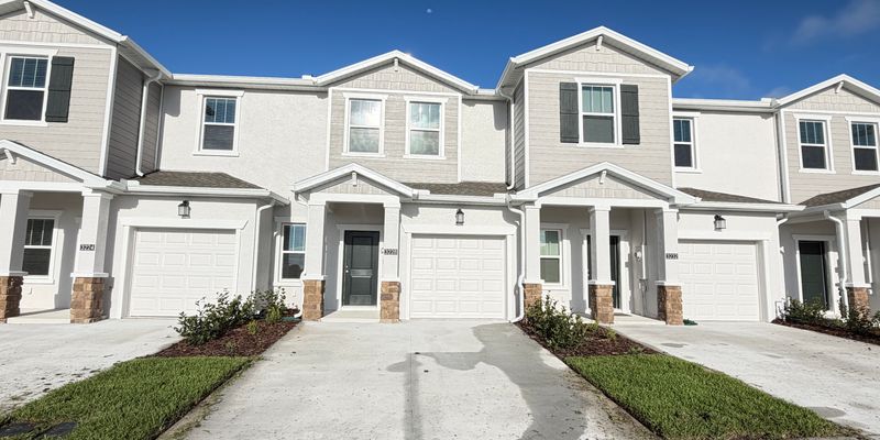 Clermont House: 3228 Namaste Dr