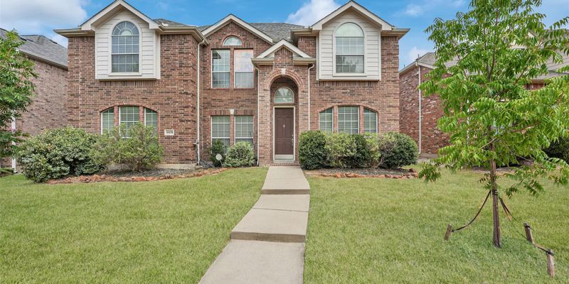 Frisco House: 10438 Coach House Ln