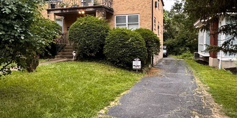 Cincinnati Apartment: 2915 Mignon Ave