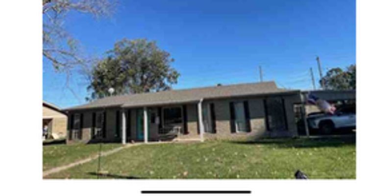 Dumas House: 209 Crestview St