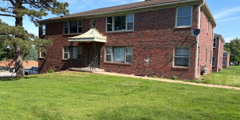 Omaha Apartment: 4322 N 52nd St