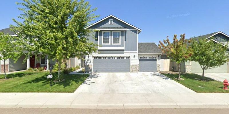 Boise House: 9944 W Littlewood St
