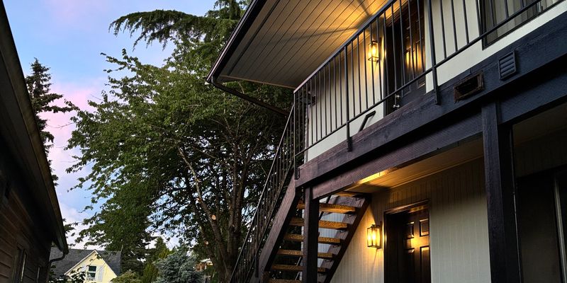 Everett Apartment: 3720 Wetmore Ave