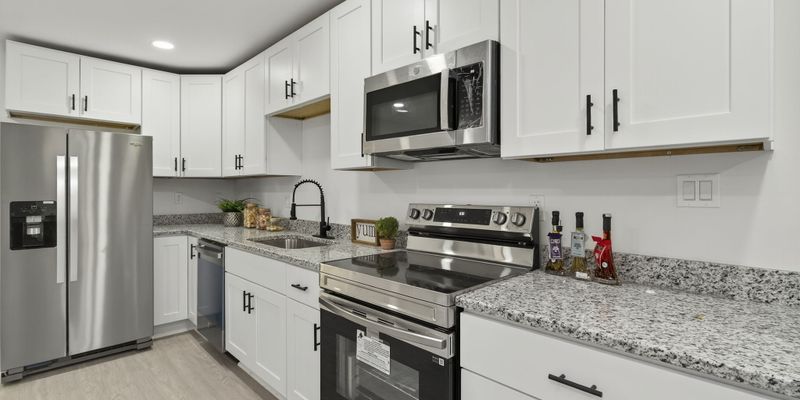 Smithfield House: 13648 Track Ln