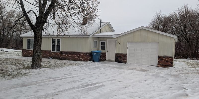 Gladwin House: 1690 W Wirtz Rd