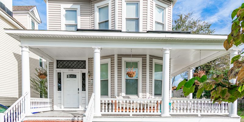 Norfolk House: 228 W 28th St