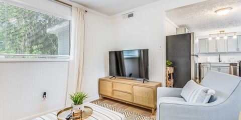 2203 DeLesseps 2-4.jpg