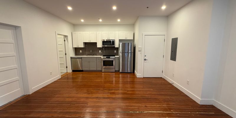 Brattleboro Apartment: 4 Elliot St