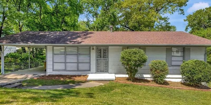 Birmingham House: 1404 36th St N