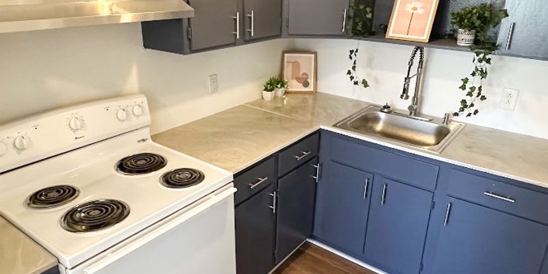 Des Moines Apartment: 2600 Kingman Blvd