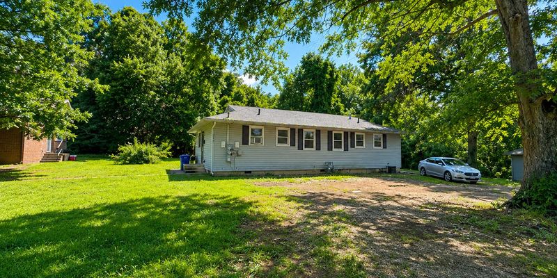 Oak Ridge House: 222 Fisk Ave