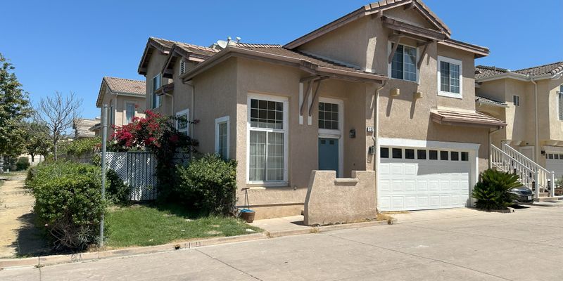 Simi Valley House: 237 Spurwood Ln