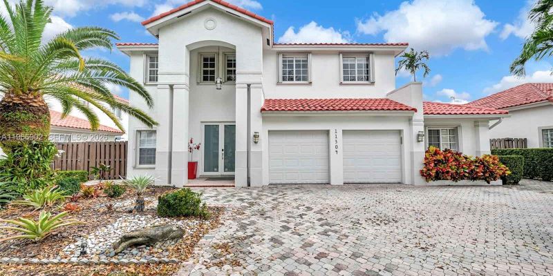 Doral House: 11304 NW 66th St