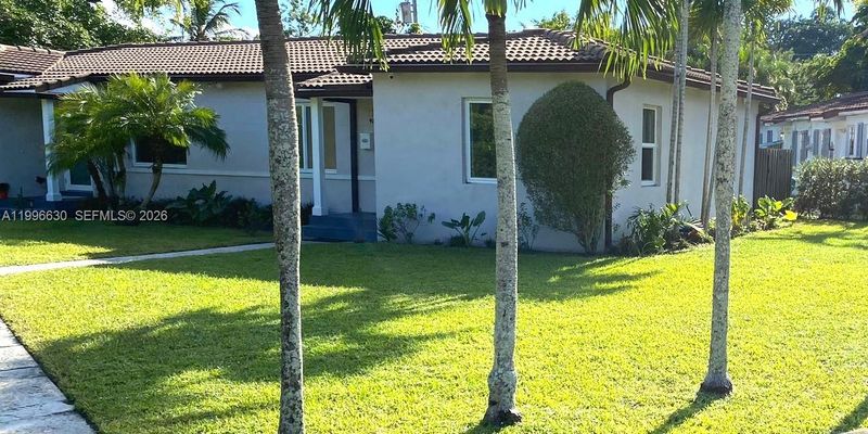 Biscayne Park House: 920 NE 108th St