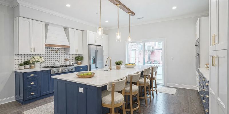 Philadelphia House: 615 S Delhi St