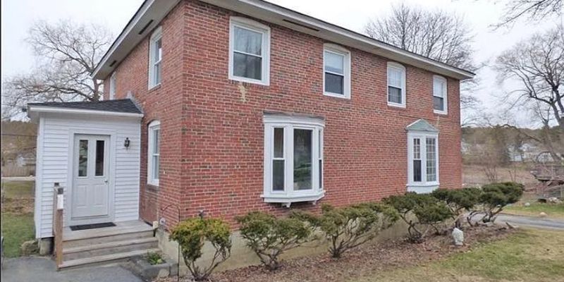 Bath House: 38 Meadow Way