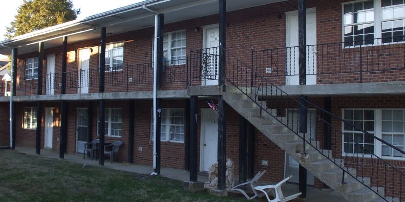 Morgantown Apartment: 204 N Warren St