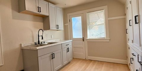 Kitchen1.jpeg