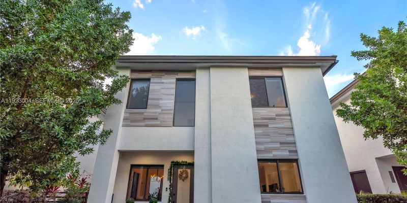 Doral House: 4363 NW 81st Ave #1