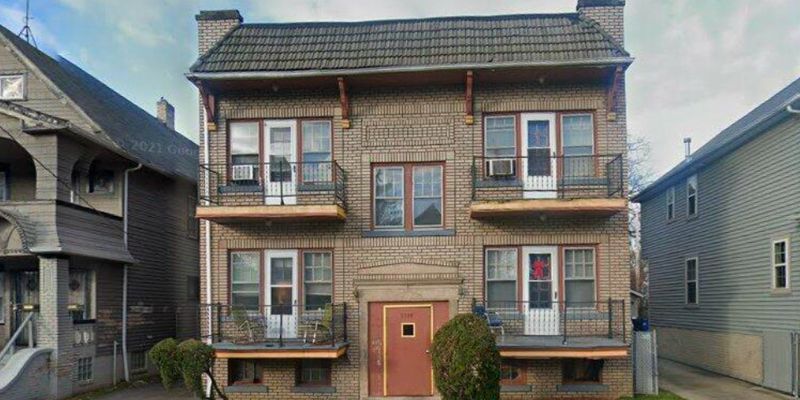Cleveland Apartment: 3390 E 149th St