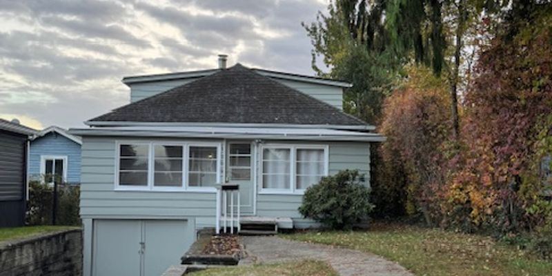 Bremerton House: 1209 8th St